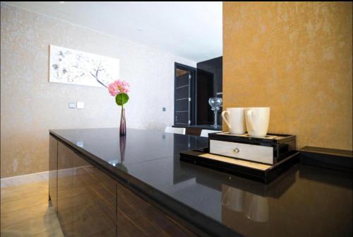 Apartamento Luxurious One Bedroom Executive Space Available