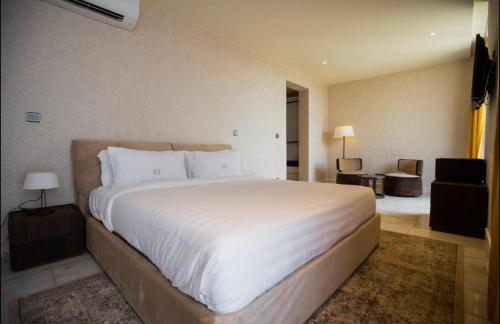 Apartamento Luxurious One Bedroom Executive Space Available