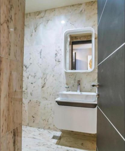 Apartamento Luxurious One Bedroom Executive Space Available