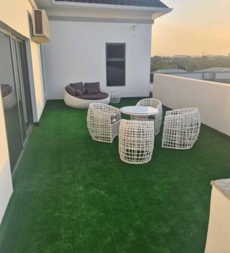 Charming 2 Bedroom Serviced Apartment With Pool