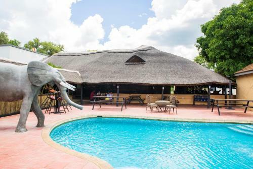 Hotel Zambezi Junction Lodge