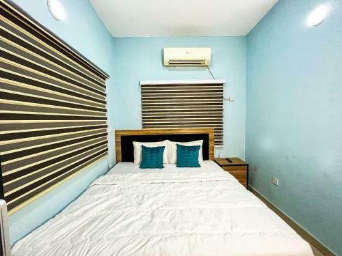 Eleven Apartments Agidingbi