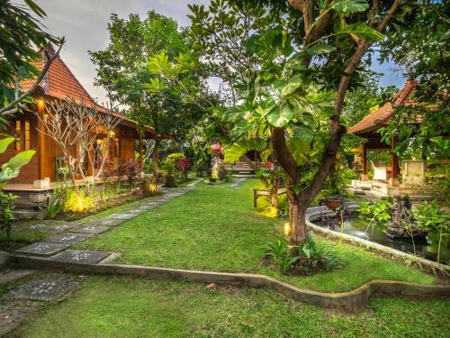 Tiis Garden Puri Villas