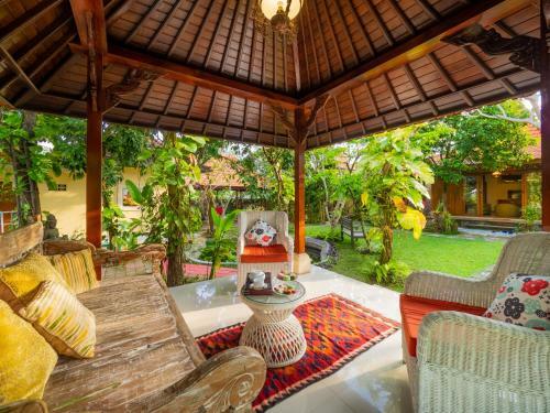 Tiis Garden Puri Villas
