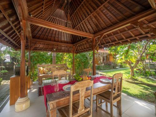 Tiis Garden Puri Villas
