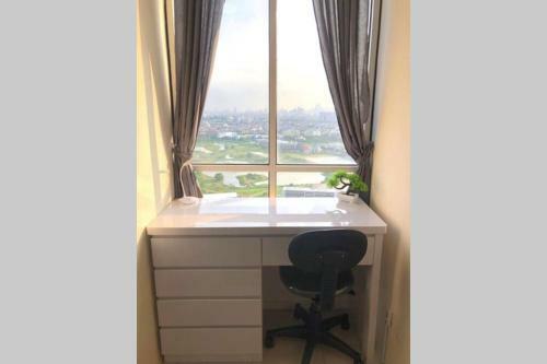 Luxury Studio Room @ Tifolia Apartment