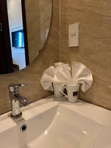 Ph?m H� Ph??ng Ti?n Th�nh Hotel