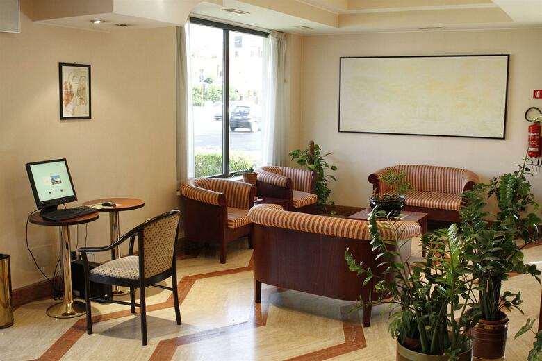 Smooth Hotel Rome West