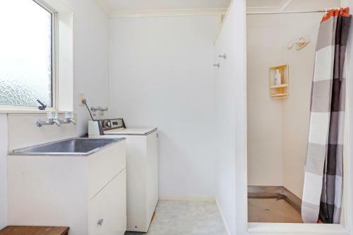 Surfs Up - Raglan Holiday Home