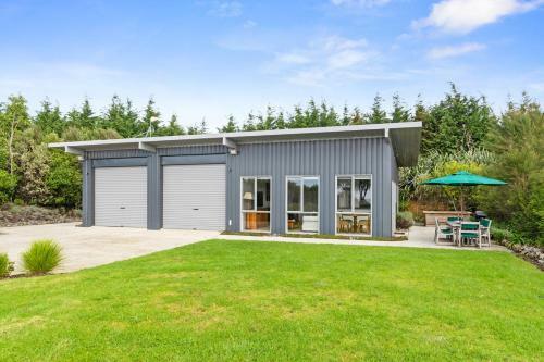 Sea View Cottage - Ruakaka Holiday Cottage