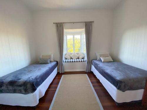Cooroy Old World Charm, - Amazing Views - Farm Stay