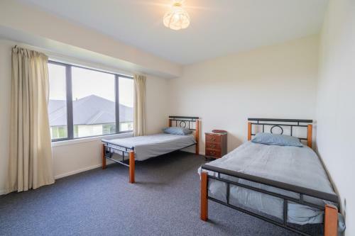 Acheron Homestead - Te Anau Holiday Home