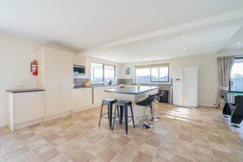 Acheron Homestead - Te Anau Holiday Home