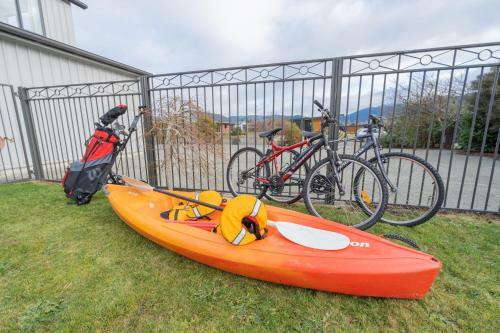 Acheron Homestead - Te Anau Holiday Home