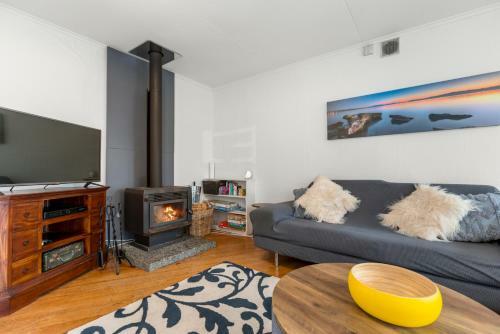 Kerer? Lodge - Two Mile Bay Holiday Home