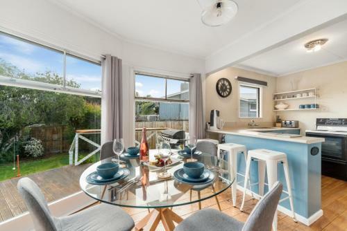 Kerer? Lodge - Two Mile Bay Holiday Home