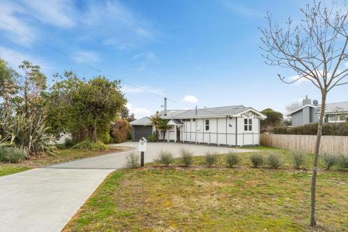 Kerer? Lodge - Two Mile Bay Holiday Home