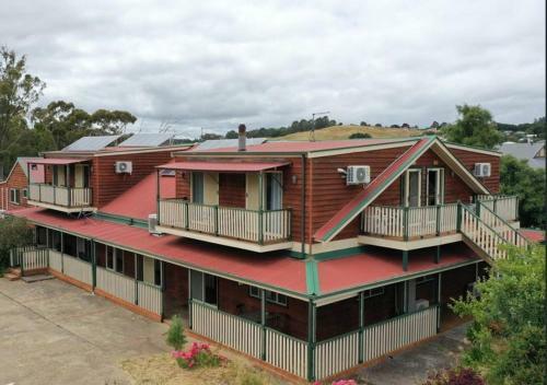 Motel Eleven