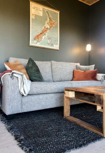 Peak View Cabin - Ben Ohau - Stylish Seclusion