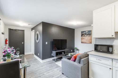 1br - Boutique Apartment With Netflix- Prime Location