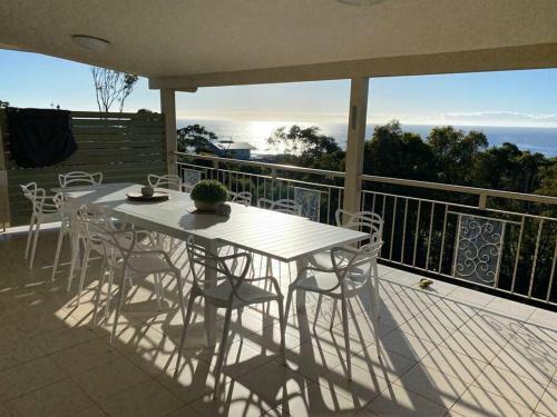Blissful Retreat With Panoramic Views Of One Mile