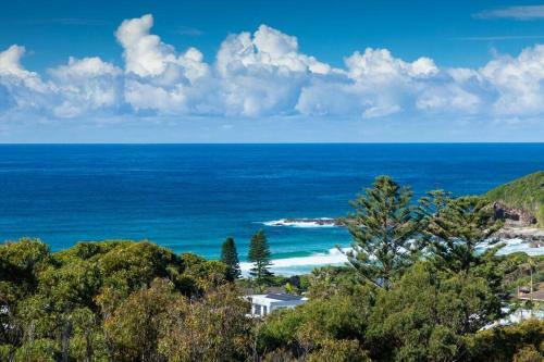 Blissful Retreat With Panoramic Views Of One Mile