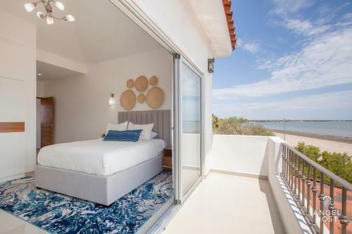 Private Beach And Oceanfront Resort Style Pool Home
