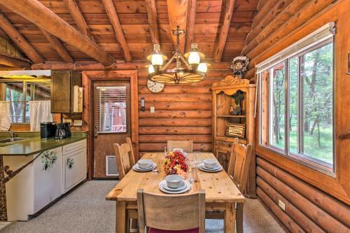 Pinetop Log Cabin With Fire Pit, Near Trails!