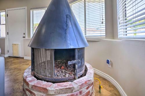 Quiet Anaheim Home With Pool, 5 Mi To Disney!