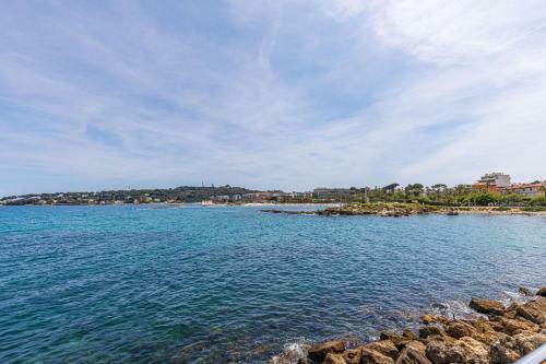 1 Bedroom Apartment Close To Beach