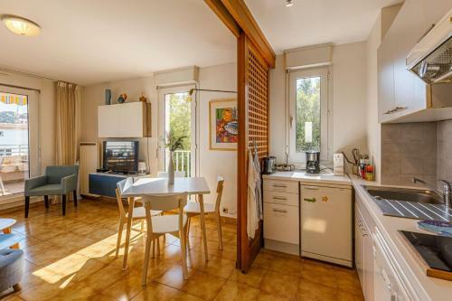 1 Bedroom Apartment, Pool & Garage - Happy Rentals