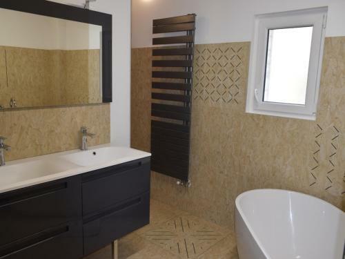 Chalet Aromas, 7 Pi�ces, 10 Personnes - Fr-1-654-8