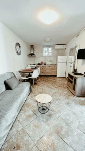 Madame Apartment Agios Mathaios Corfu