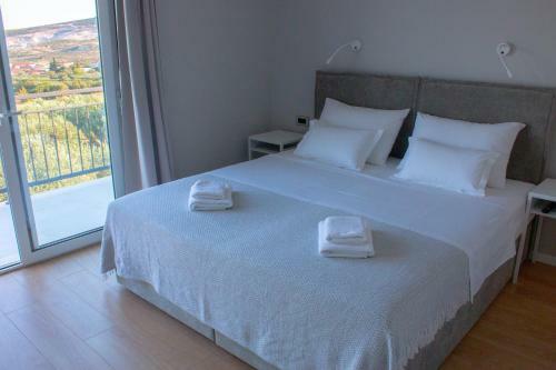 Luxury Villa Levantino Between Olive Trees