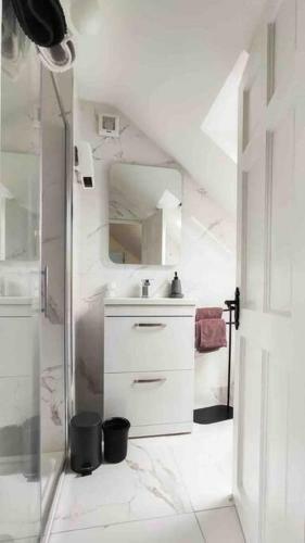Apartamento Kingfisher Riverside Retreat