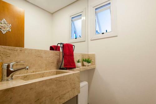 Lindo Apartamento No Centro De Canela - Para At� 5 Pessoas