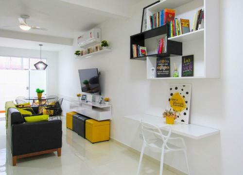 Casa Com Wifi A 250m Da Praia De Massaguacu Sp