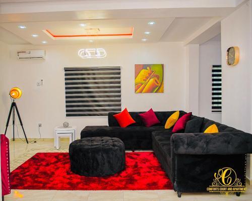 Comforts Court And Apartment