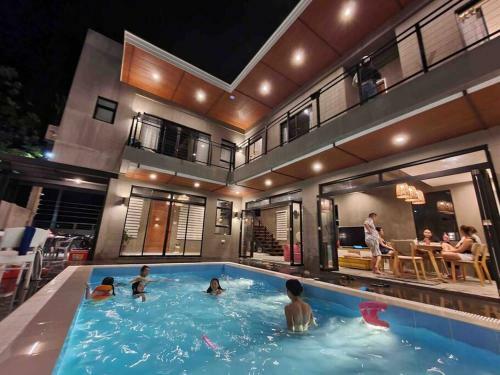Luxury Pool Villa +free Airport Pickup+nearbeach+karaoke