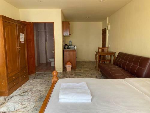 Hostal Jomtien Seaside House
