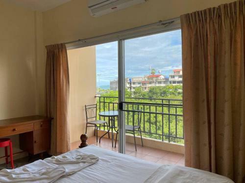 Hostal Jomtien Seaside House