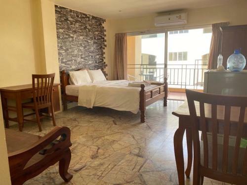 Hostal Jomtien Seaside House