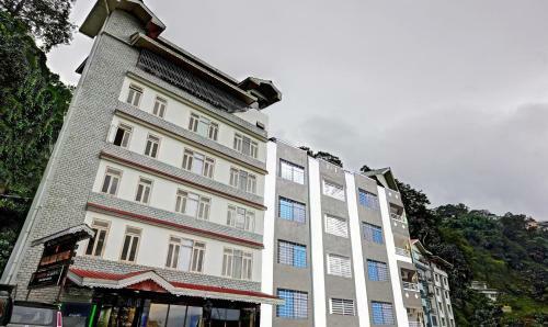 Hotel Treebo Trend Himalayan Residency Downtown