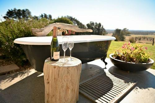 Somerton Ridge: Luxury Modern House Stunning Bath