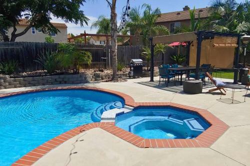 Spacious Family Resort 4 Bed/3 Bath-pool- Pets Ok