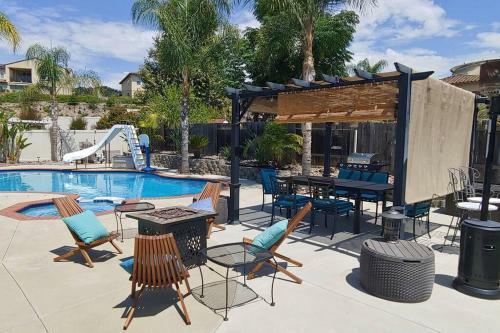 Spacious Family Resort 4 Bed/3 Bath-pool- Pets Ok