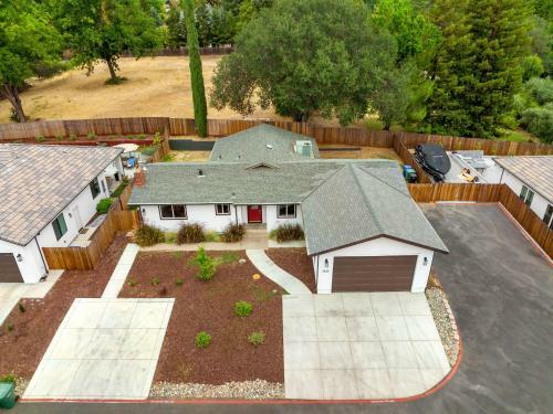 Villa Beautiful 4 Bedroom Home In Fair Oaks