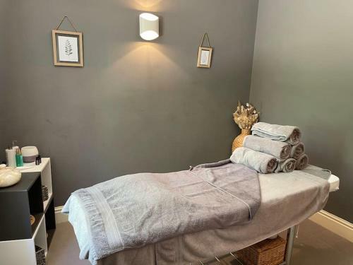 Hostal York Cottage House & Spa