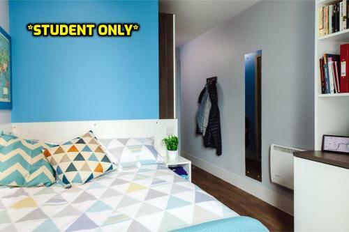 Student Only Zeni 5 Bed Apartment Bournemouth