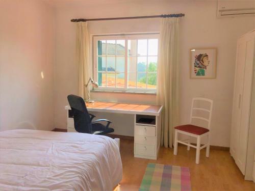 Villa Capela Beach House In Caparica